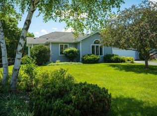 1004 Rushmore Dr, Burnsville, MN 55306
