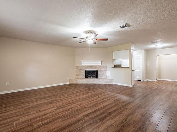 3rd image of 1007 Cascade Creek Dr