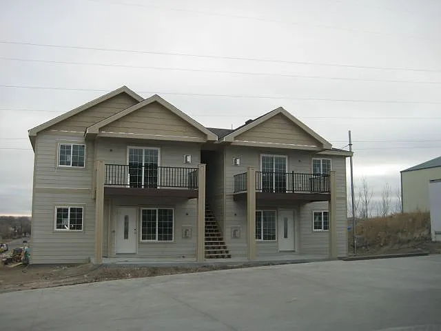 202 Montalto Dr — Photo 2