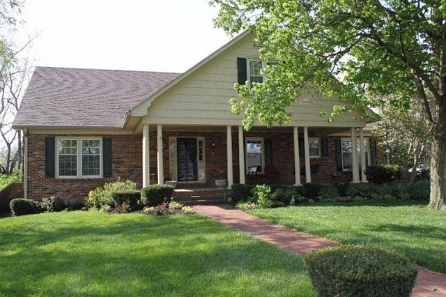 1st image of 203 Ironwood Dr