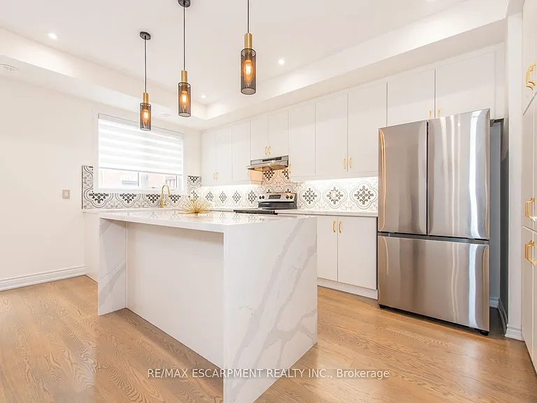 64 City Park Cir — Photo 13