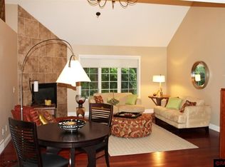 109 Hope Ct, Mankato, MN 56001