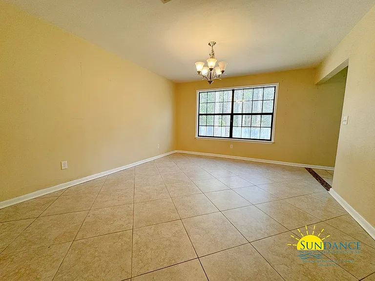 321 Biscayne Ln — Photo 10