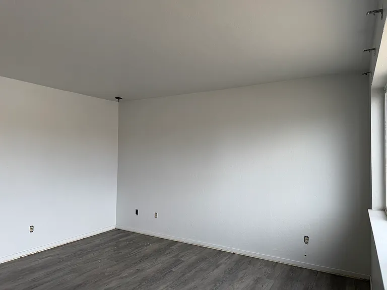 390 N 800 W #1 — Photo 2