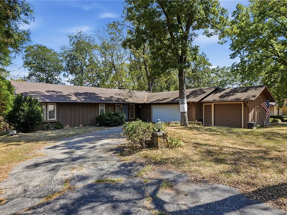 6 Nottingham Cir