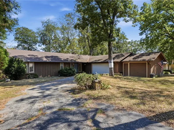 6 Nottingham Cir, Bella Vista, AR 72715