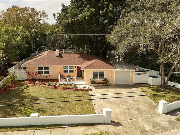 2nd image of 1820 Bayou Grande Blvd NE