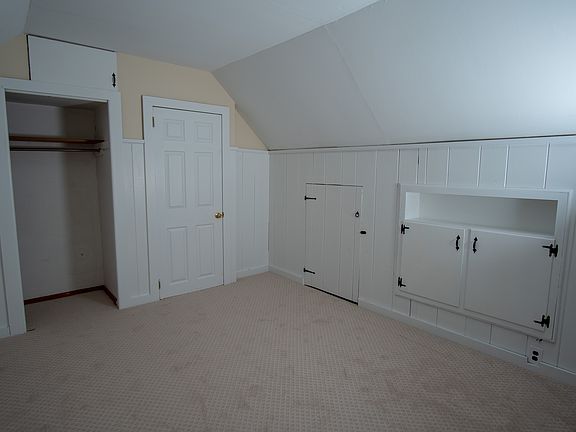 4th image of 302 Chestnut Dr