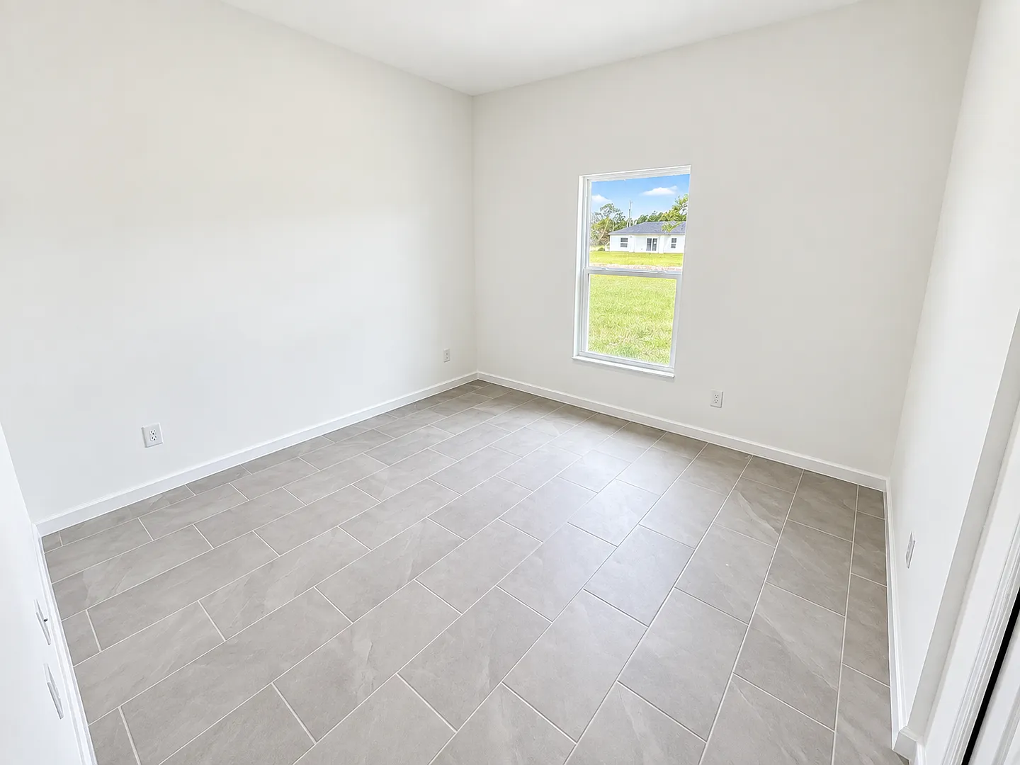 Bright & Modern 2 Bed-1 Bath Pet-Friendly Home in Desirable Lehigh Acres! — Photo 3