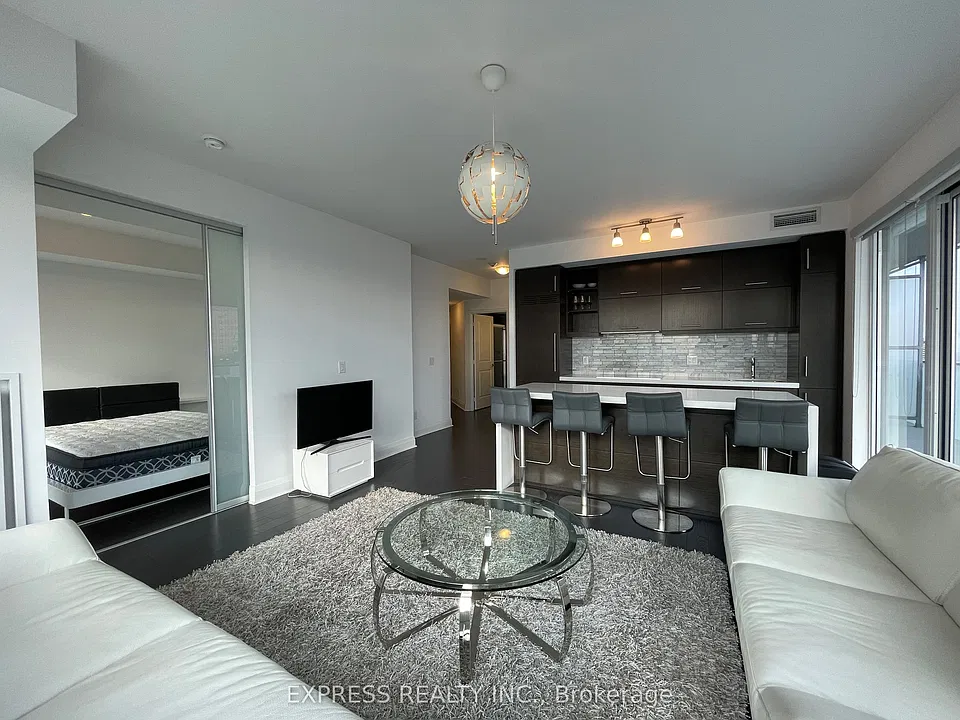 1080 Bay St #2504