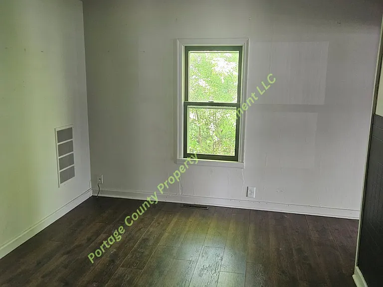 748 Isadore St — Photo 5