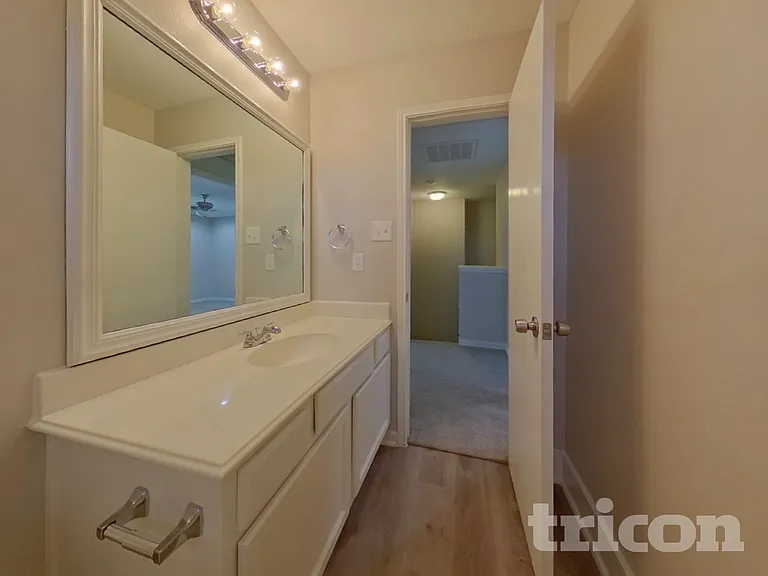 1625 Emily Ln — Photo 10