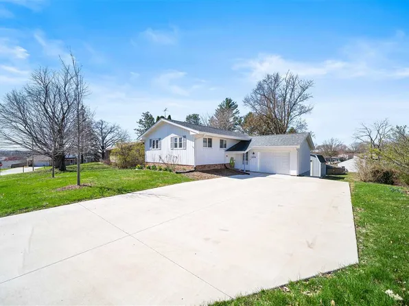 1004 19th Ave, Coralville, IA 52241