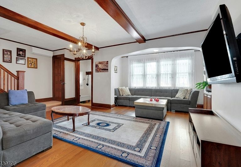 Listing photo 5