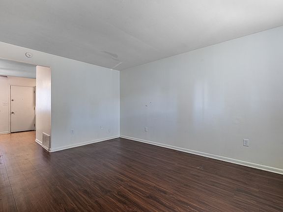 5th image of 131 Traction Ave