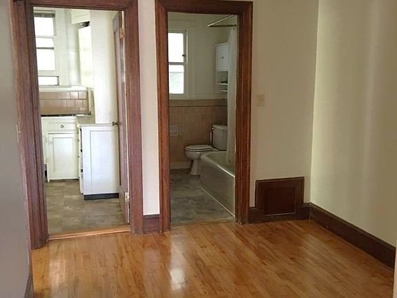 4th image of 2533 Durant Ave APT 1