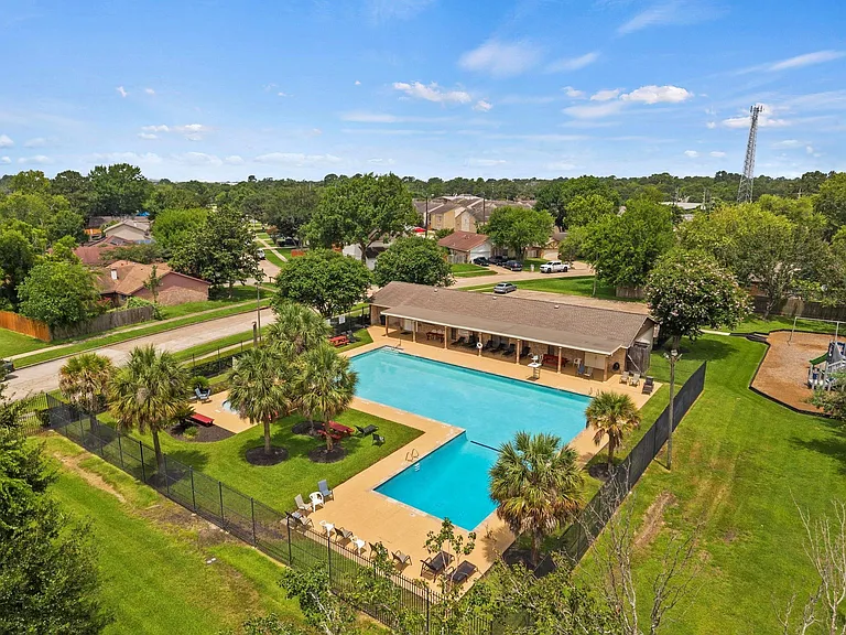 11210 Daybreak Ln — Photo 28