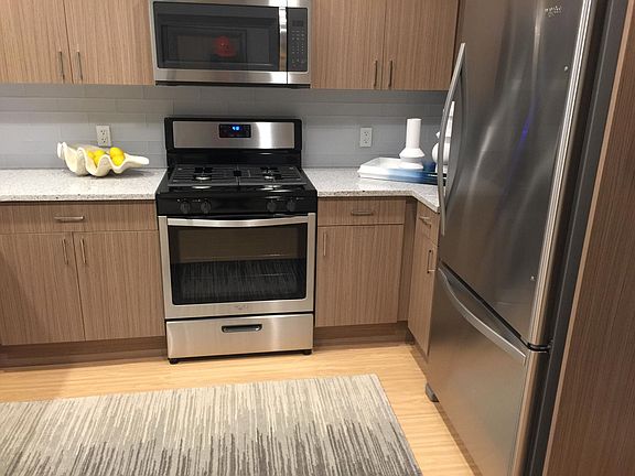 2nd image of 100 Plaza Dr #1508