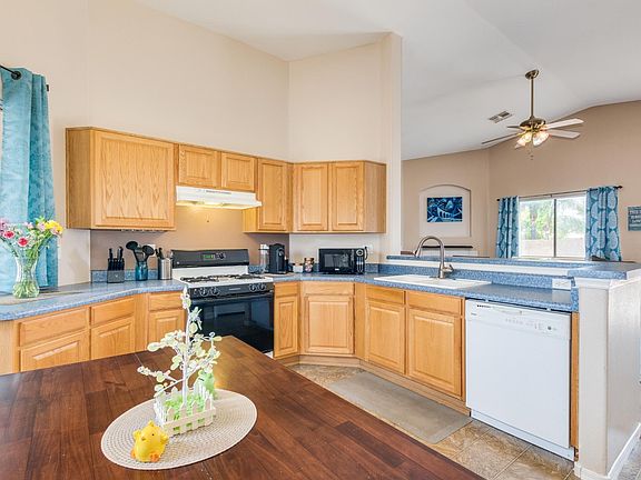 5th image of 8604 E Esselmont Dr