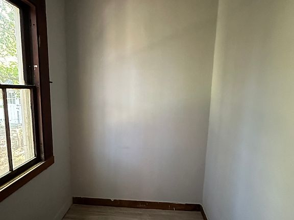 4th image of 114 Buckingham St Floor 2