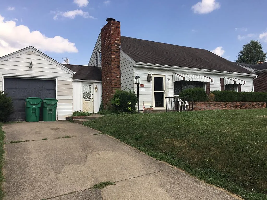 2904 Gilbert Ave photo 1
