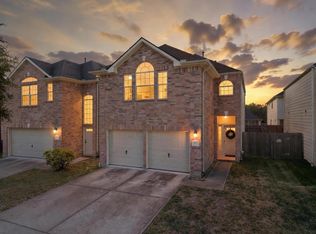 822 Forest Thicket Ln, Houston, TX 77067