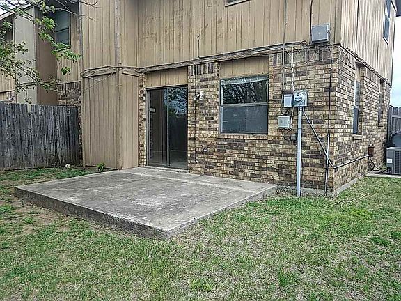 3rd image of 5404 NW Sir Brian Ave APT A