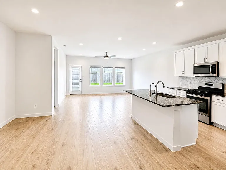 7807 Acqua Pulita Ln — Photo 5