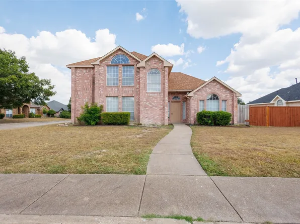 700 Stain Glass Dr, Desoto, TX 75115