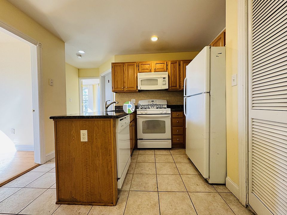 1st image of 90 Westland Ave #511