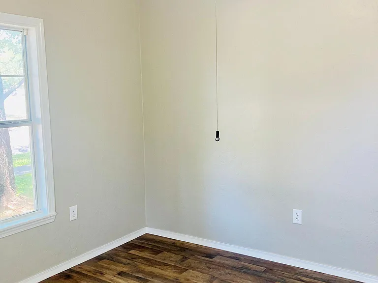 916 NW Dearborn Ave — Photo 21