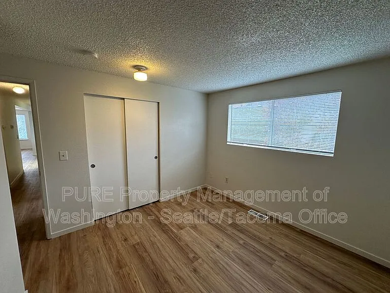 1727 45th Ave SW — Photo 14