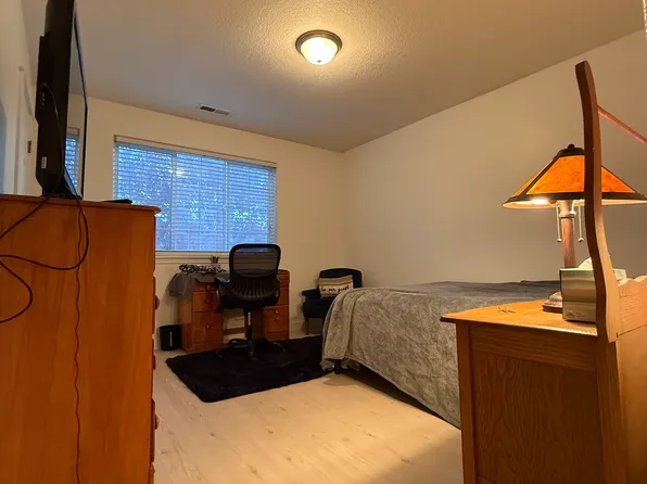 (undisclosed Address), Portland, OR 97236