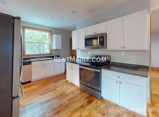 118 Grove St APT 2, Bangor, ME 04401
