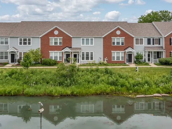 209 Springbrook Trl S, Oswego, IL 60543