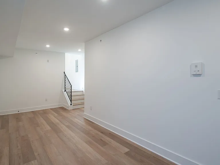 1513 W Girard Avenue — Photo 24