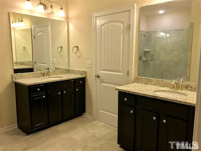 1907 Blue Jay Point — Photo 17