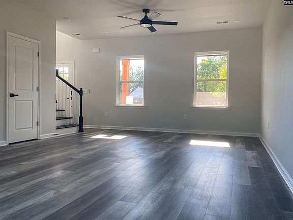 5th image of 301 S Village Ln