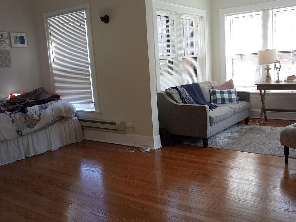 1st image of 518 W Arlington Pl #3rd