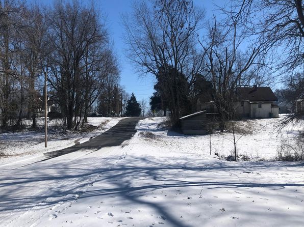 401 E 2nd St, Okawville, IL 62271