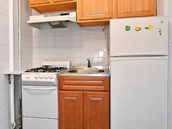 5th image of 123 Ludlow St APT 16
