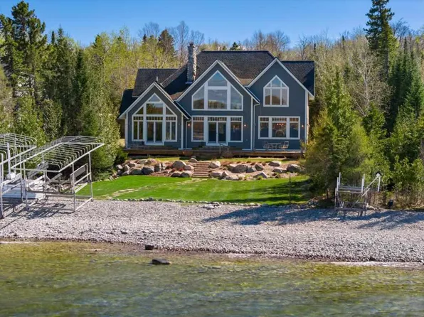 9175 Pine Lake Rd, East Jordan, MI 49727