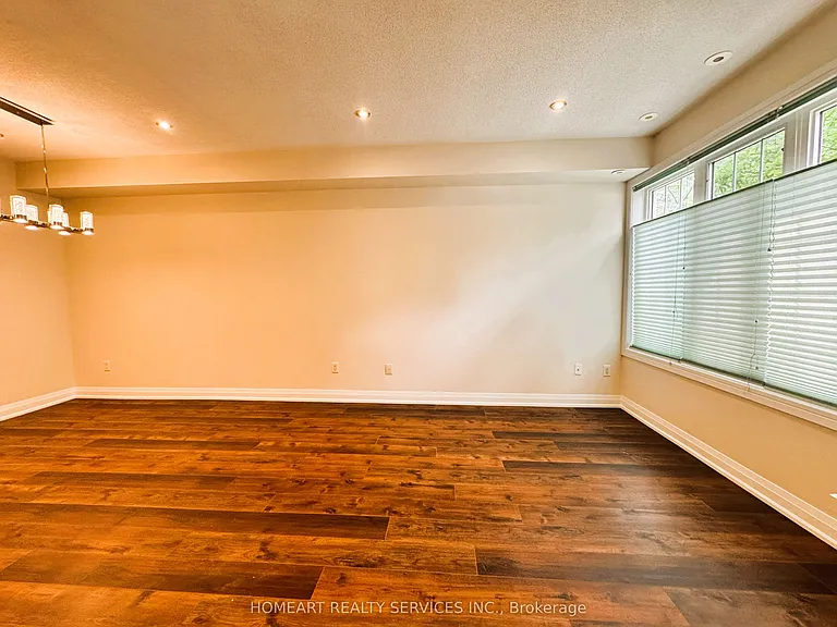 32 Glendora Ave — Photo 9
