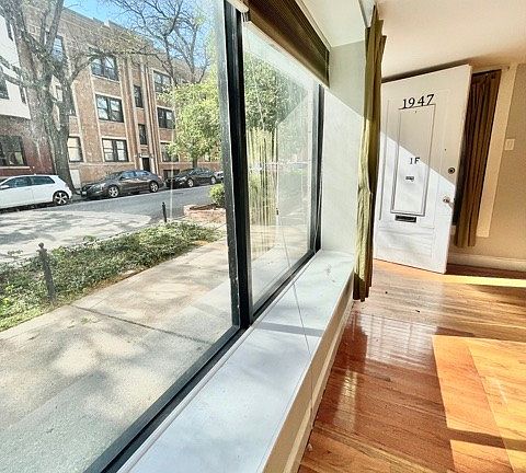3rd image of 1947 N Cleveland Ave APT 1