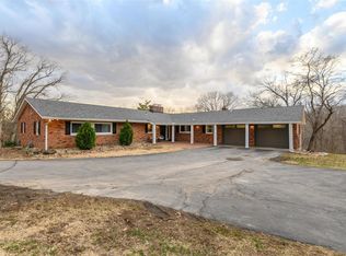 21 Frontenac Pl, Godfrey, IL 62035