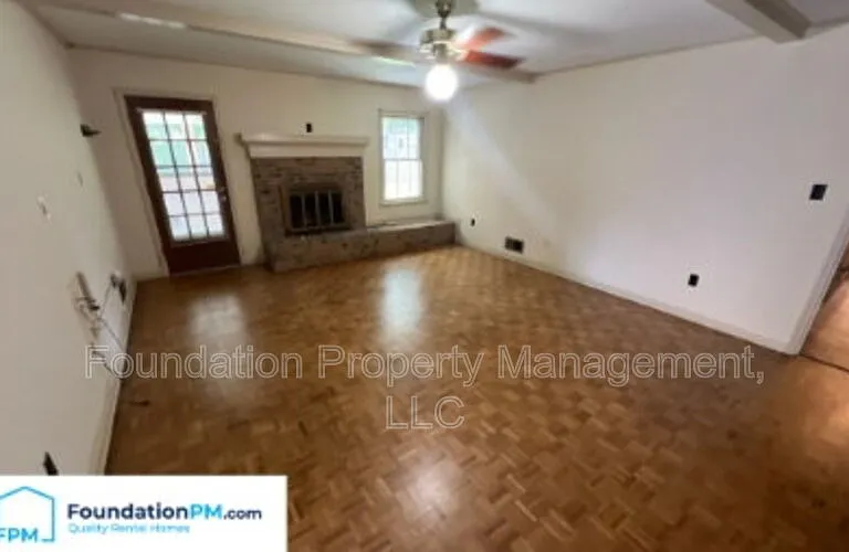 2608 Abercorn Cv — Photo 8