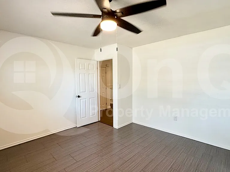 5702 W Royal Palm Rd — Photo 11