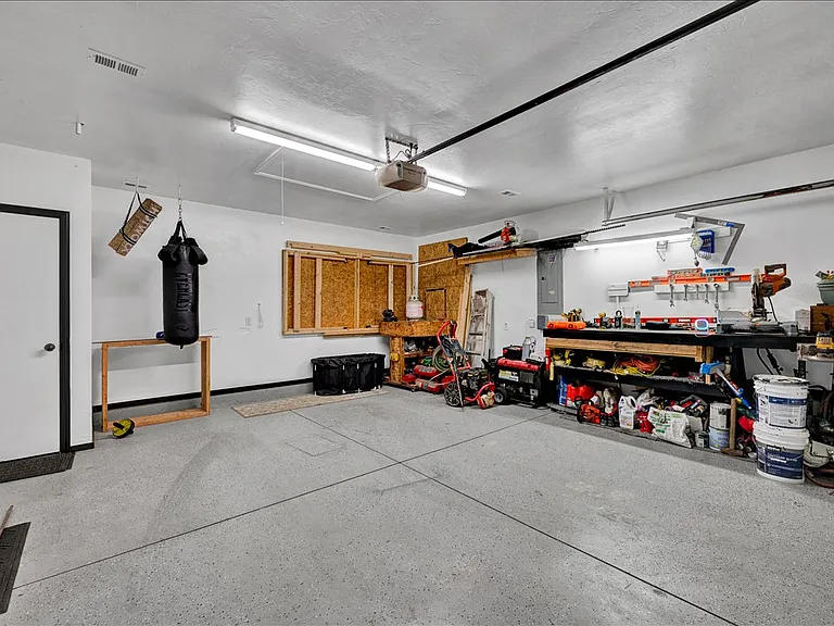 8601 SW 45th Ter — Photo 13