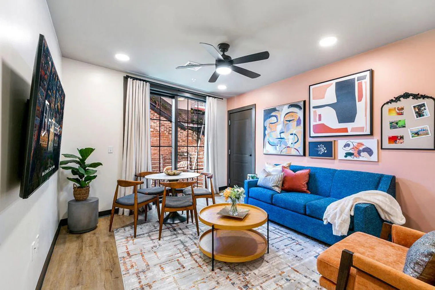 2 bed, 1.0 bath, 904 sqft, $6,944 — Photo 1