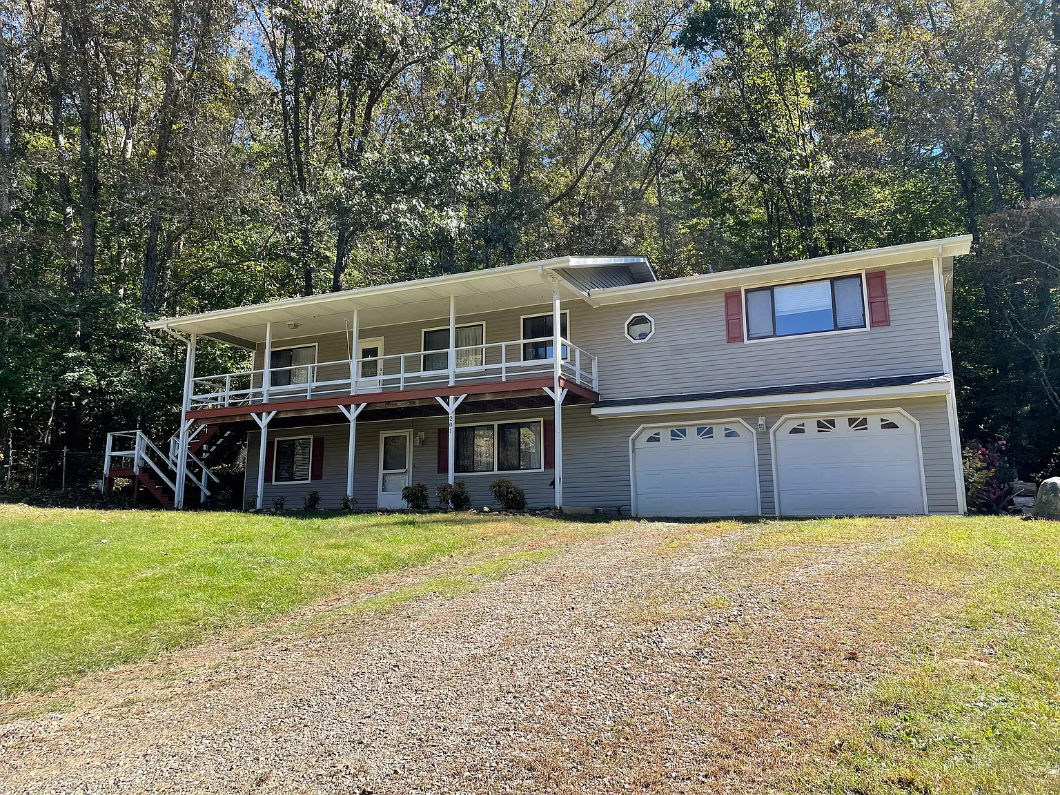 3 bed, 3792 sqft, $2,000 — Photo 2